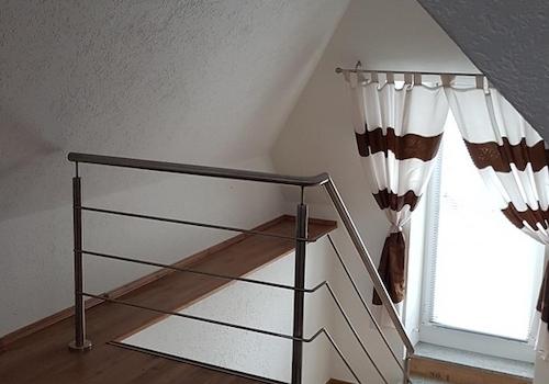 Wozi Blick zum Treppenabgang