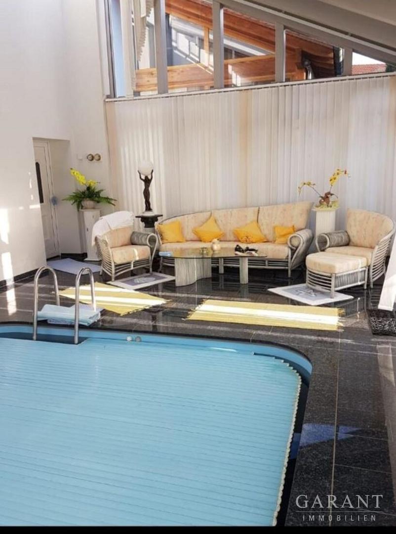 Indoor-Pool