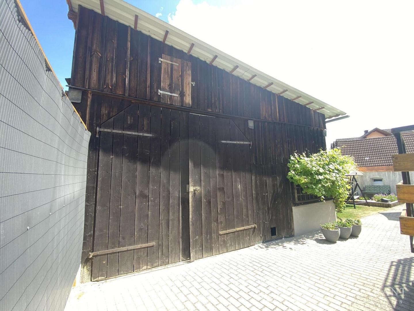 Als Garage nutzbare Scheune