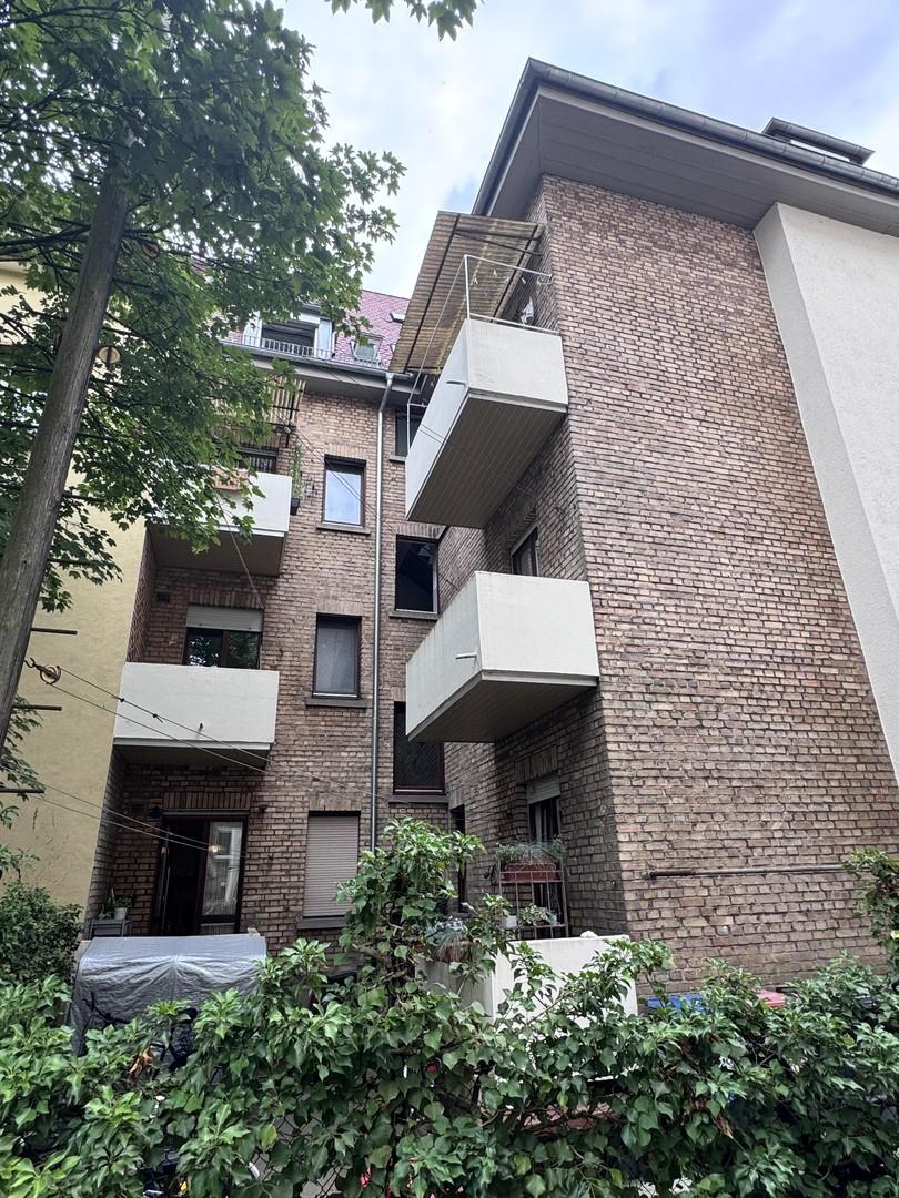 Gebäuderückseite
