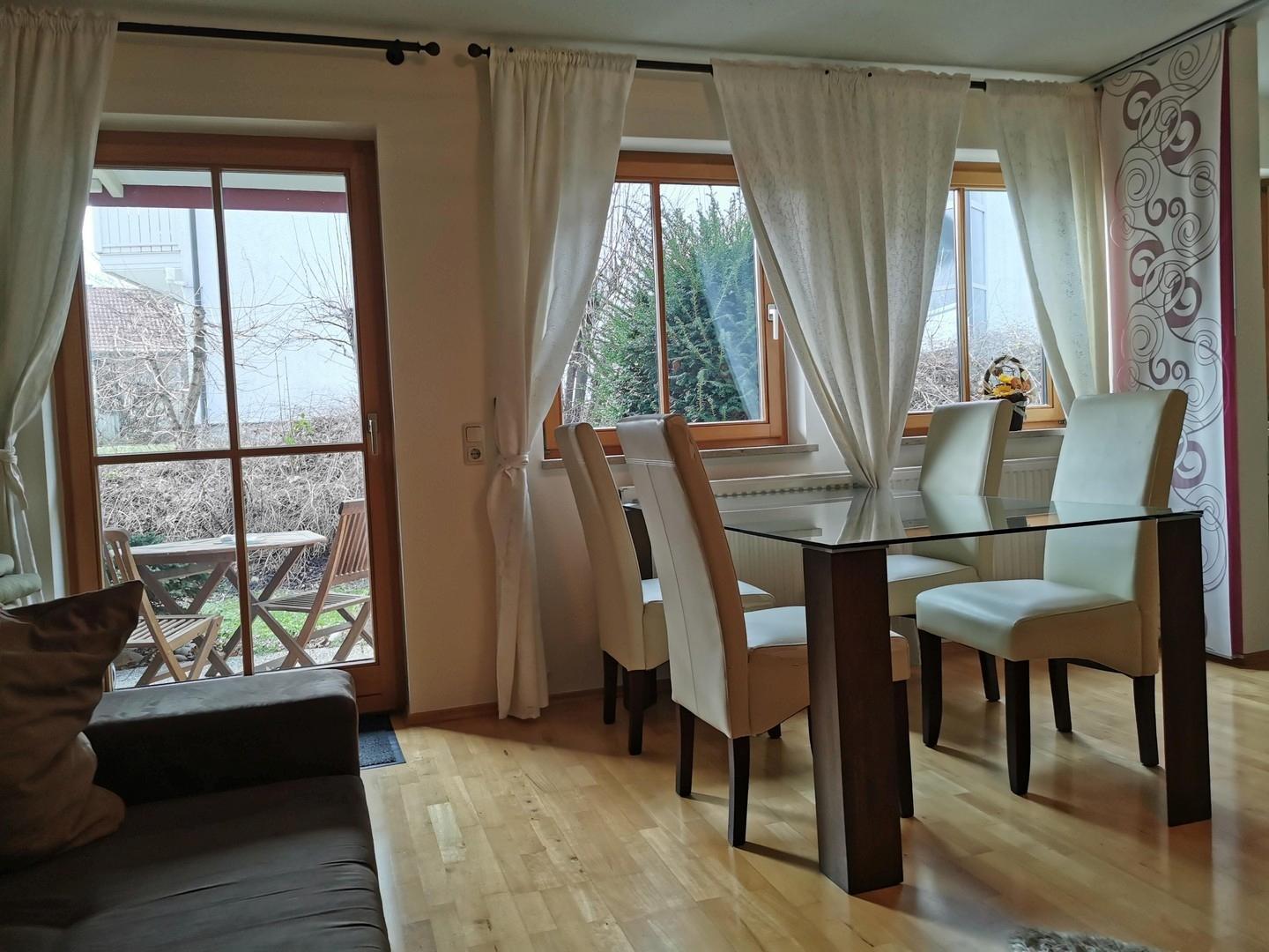 Wohnzimmer/Essplatz