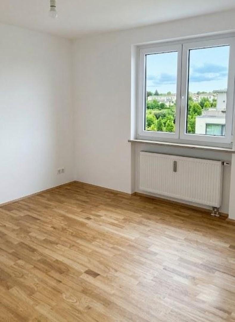 Schlafzimmer mit Echtholzparke