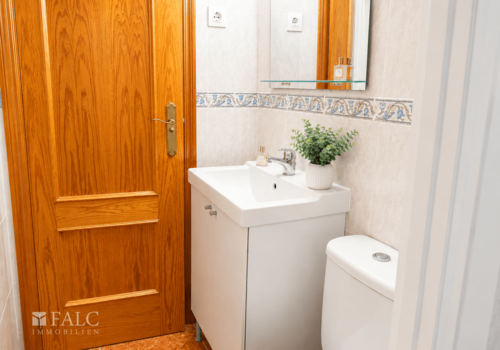 Badezimmer im Erdgeschoss