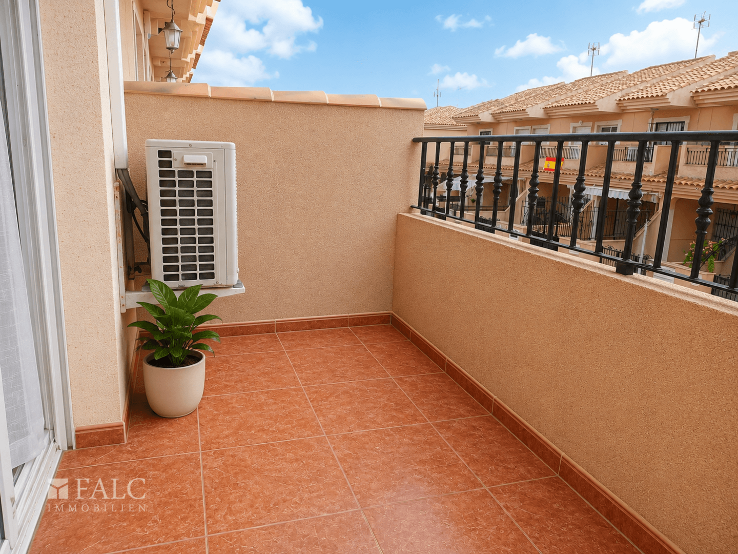 Balkon im ersten Stock