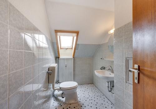Bad_Dachgeschoss_Vorderhaus
