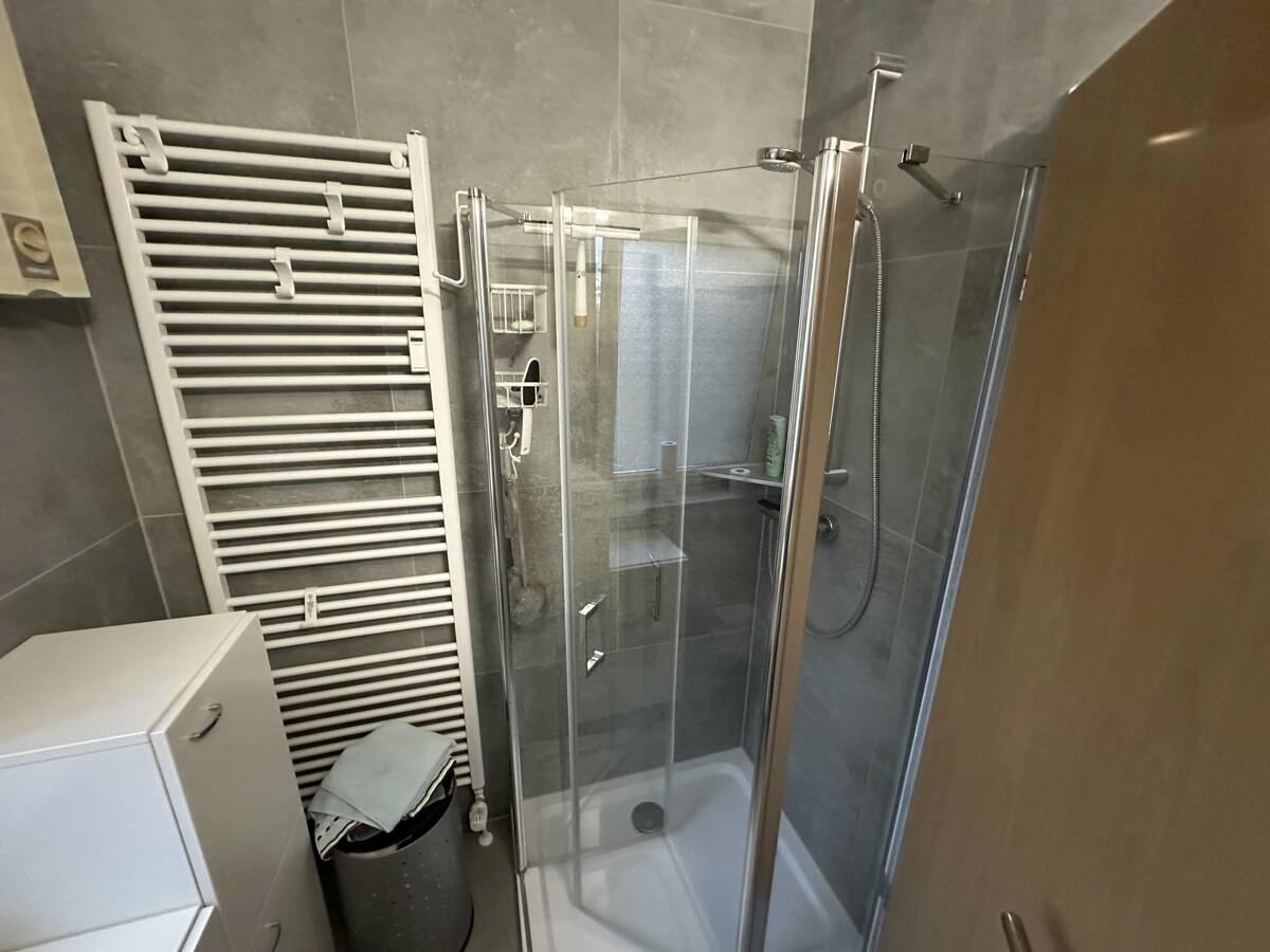 Bad I mit Dusche