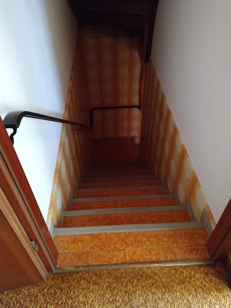 Treppenaufgang zwischen UG/OG