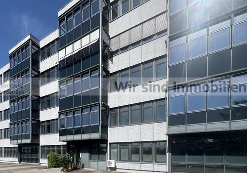 Eingang vom Parkplatz hinten
