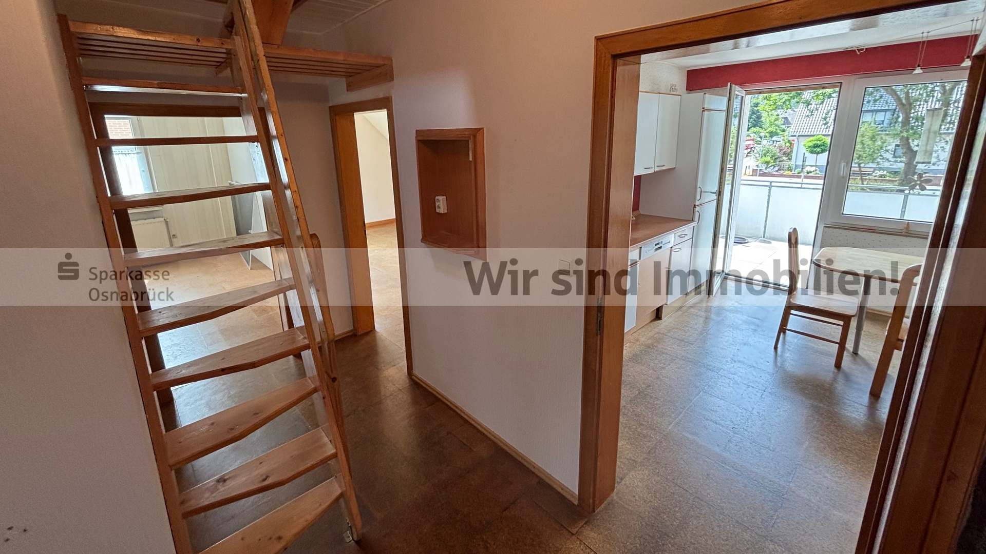 Flur und Treppe zum Dachboden