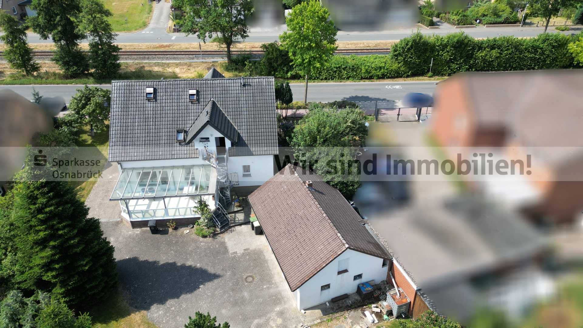 Haus und Garagen