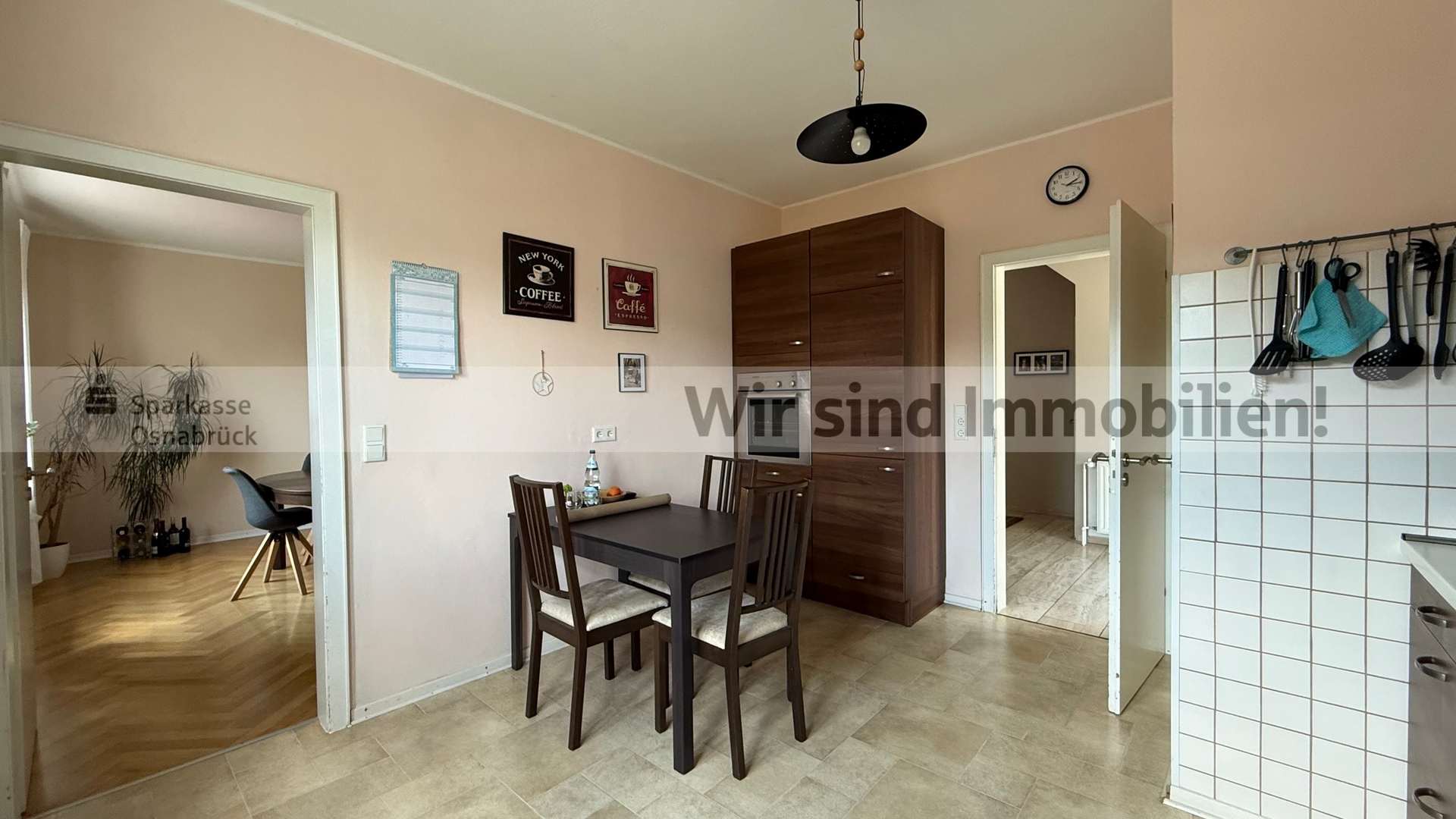 Küche angrenzend an Essbereich