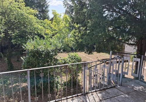 Terrasse mit Wendeltreppe