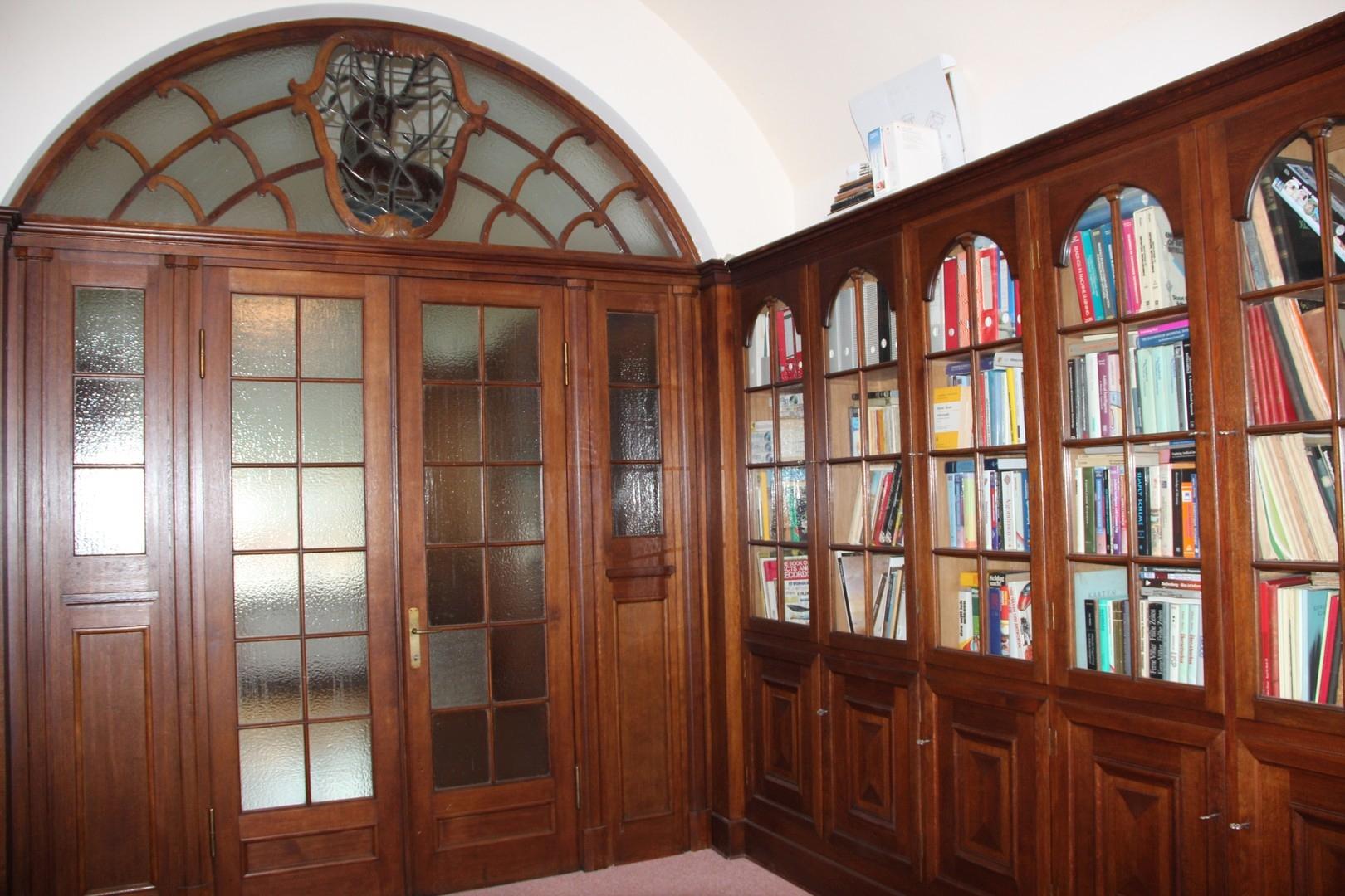 Bibliothek EG re. 