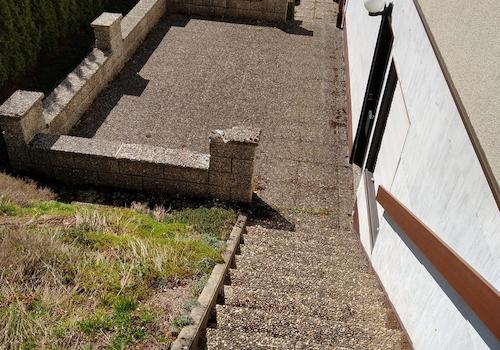 Terrasse am unteren Eingang