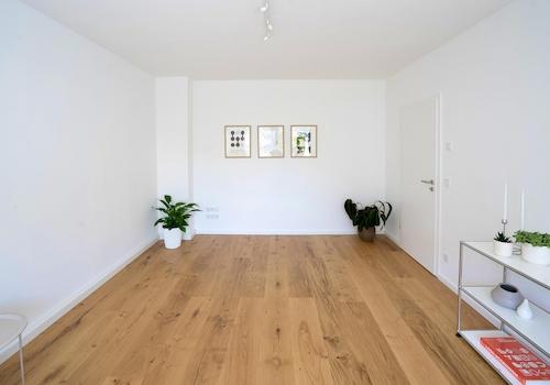 Geräumiges Wohnzimmer