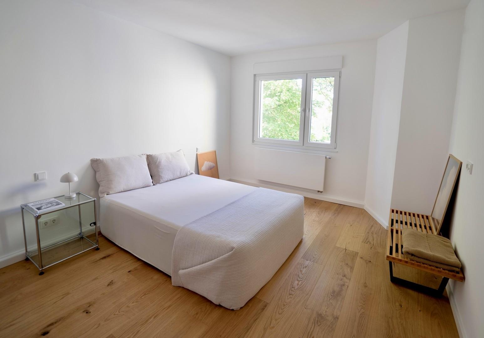 Geräumiges Schlafzimmer
