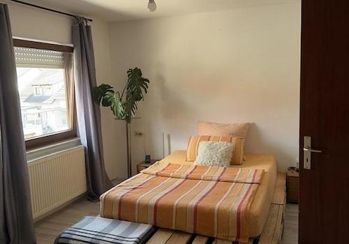 Zimmer 3, OG