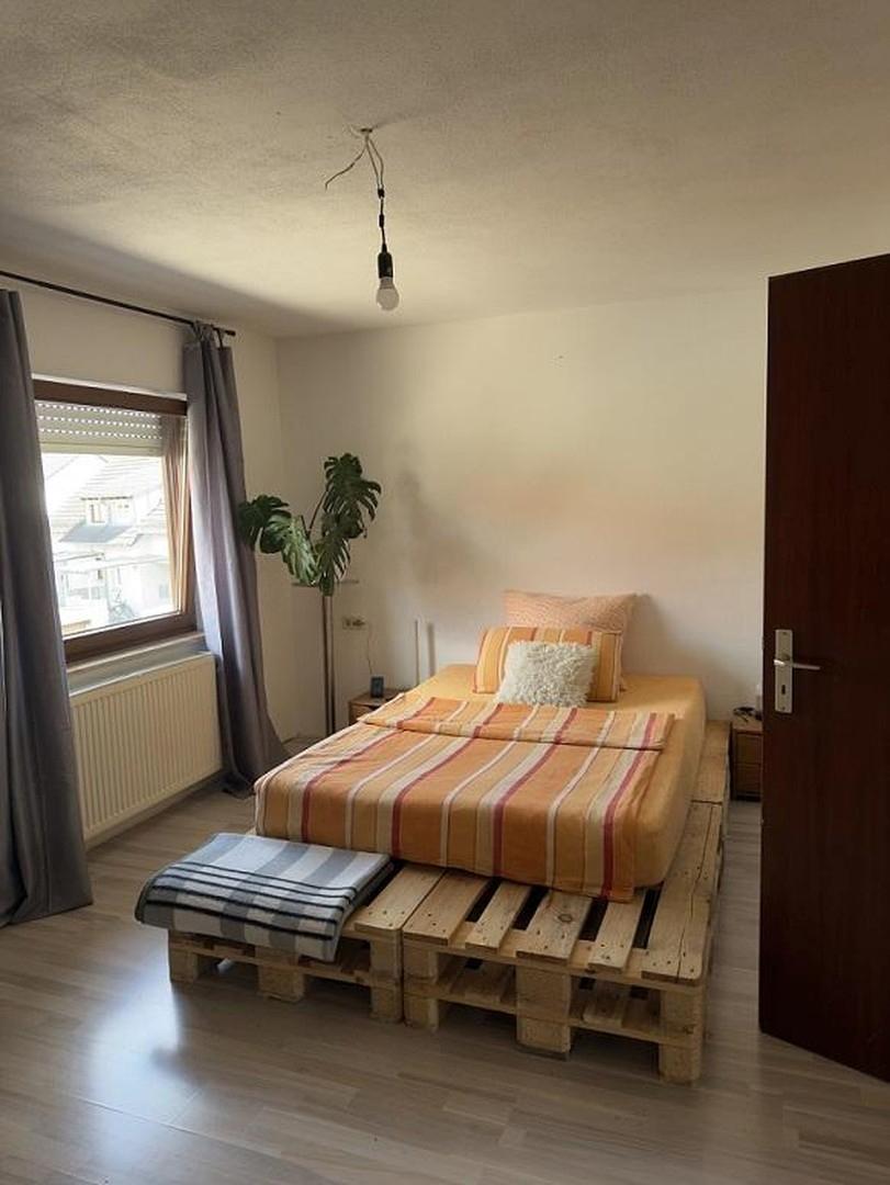 Zimmer 3, OG