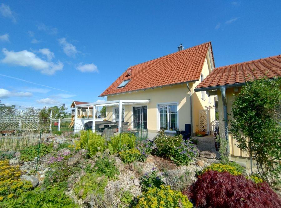 Hausansicht Garten