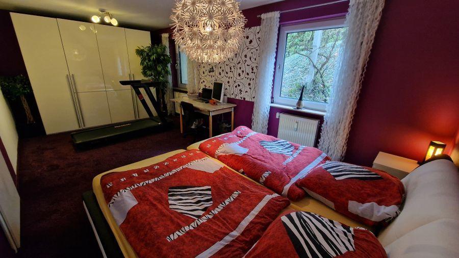 Untergeschoß-Schlafzimmer