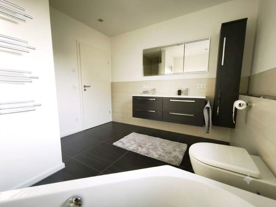 Badezimmer 1