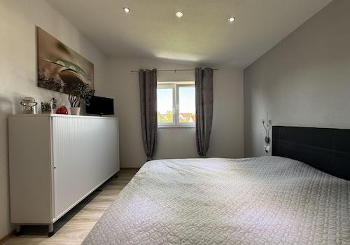 Schlafzimmer mit Ankleide