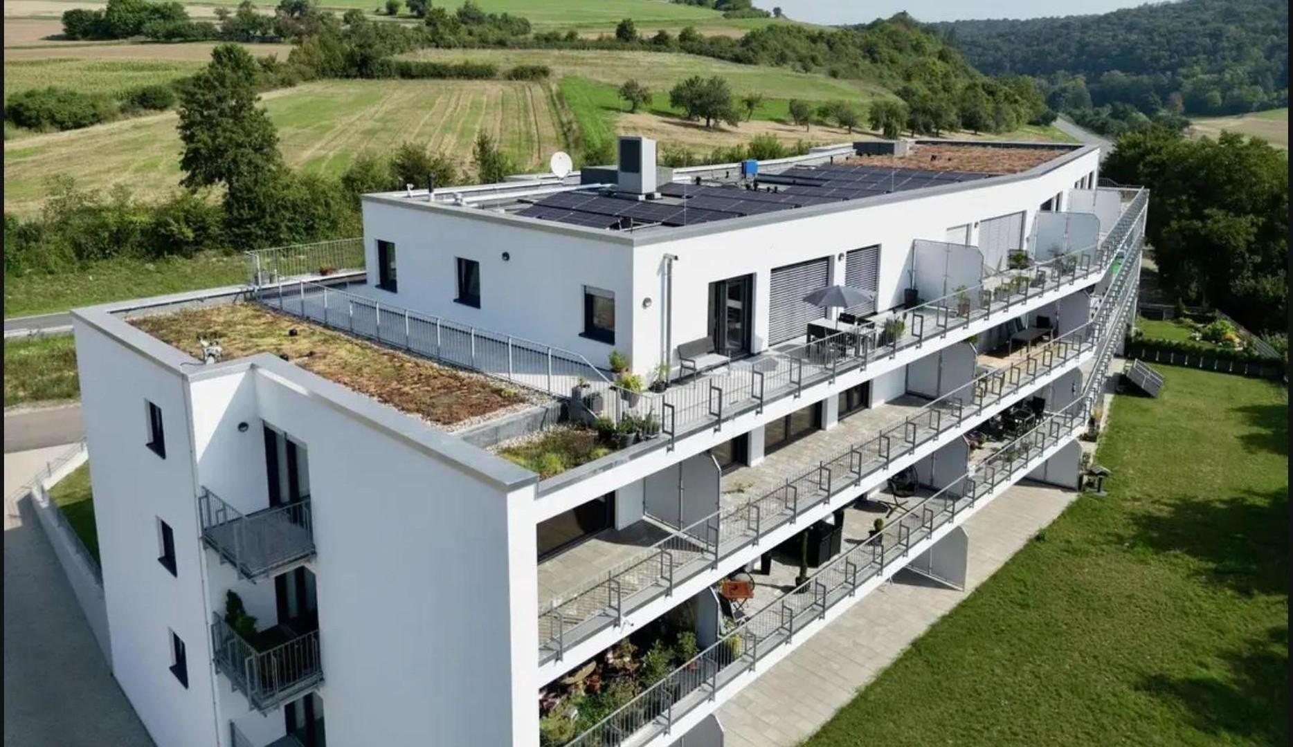 Außenansicht mit Loggia 