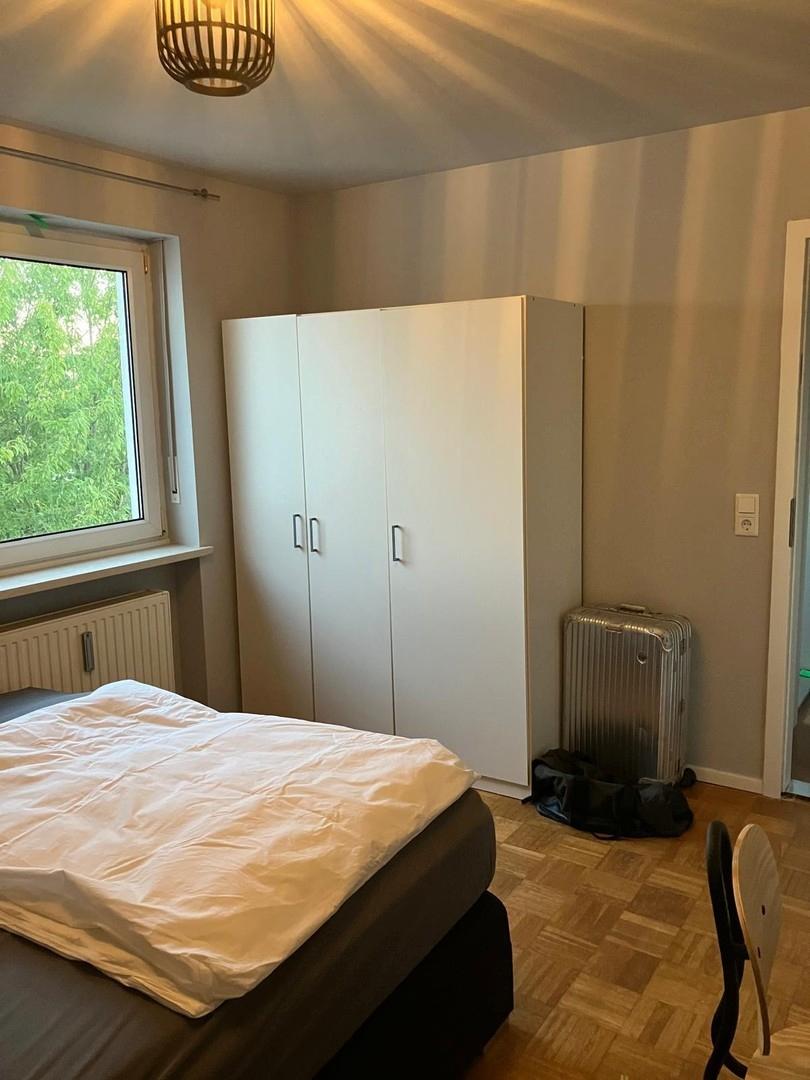 Zimmer 1 Schrank