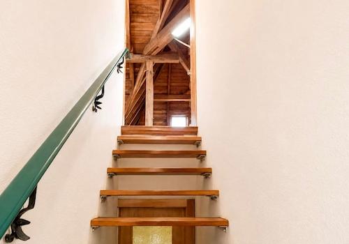 Treppe zum Dachboden