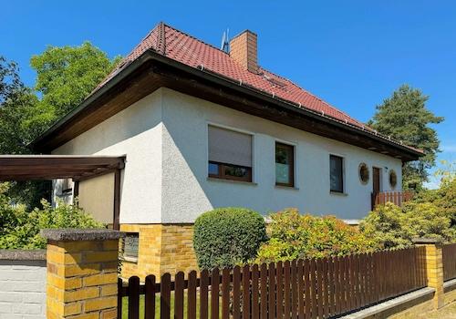 Hausansicht straßenseitig