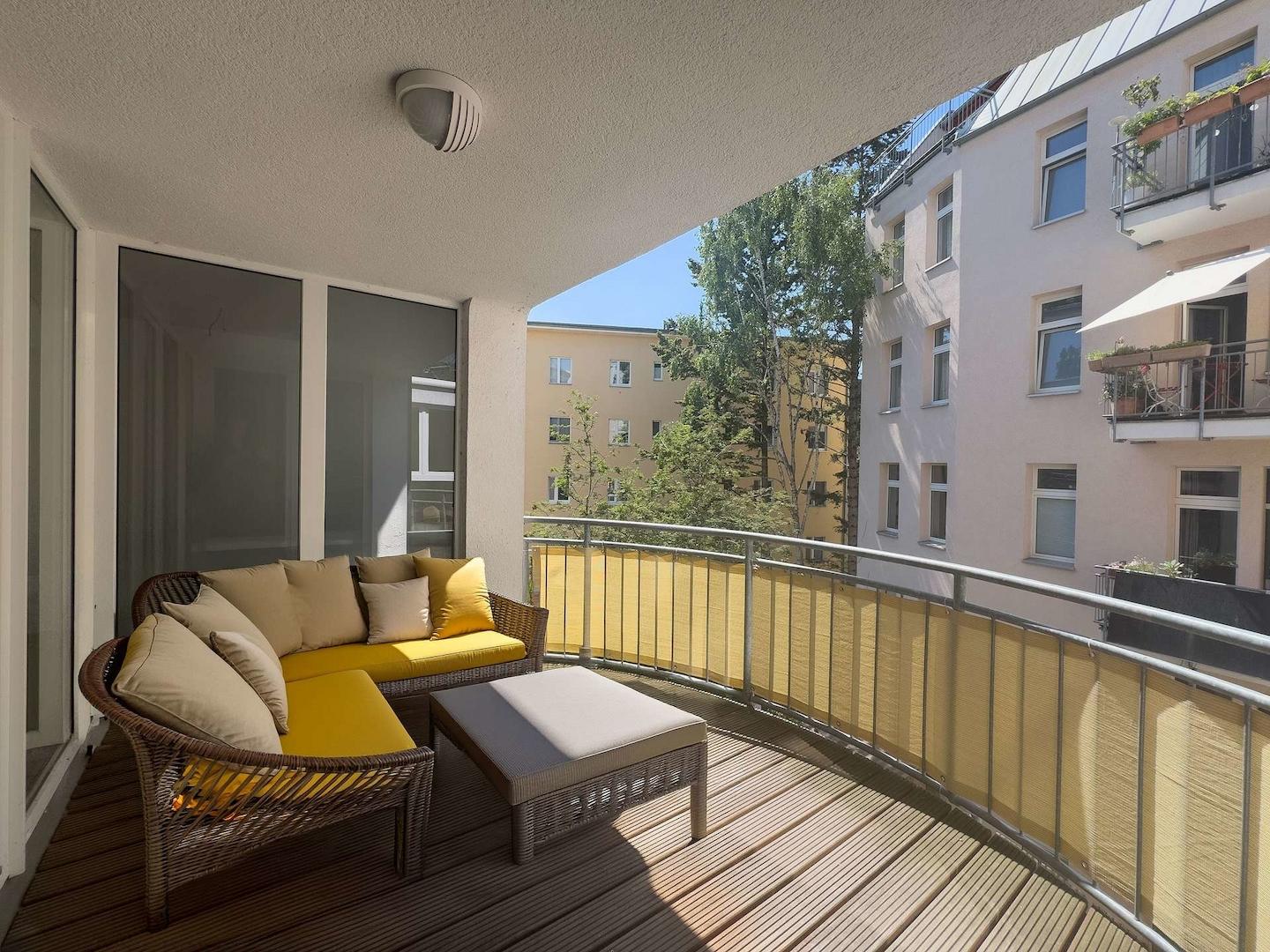 Balkon vorm Wohnzimmer