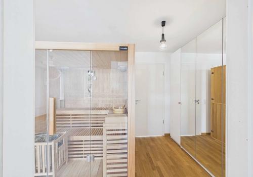 Sauna und Ankleidebereich