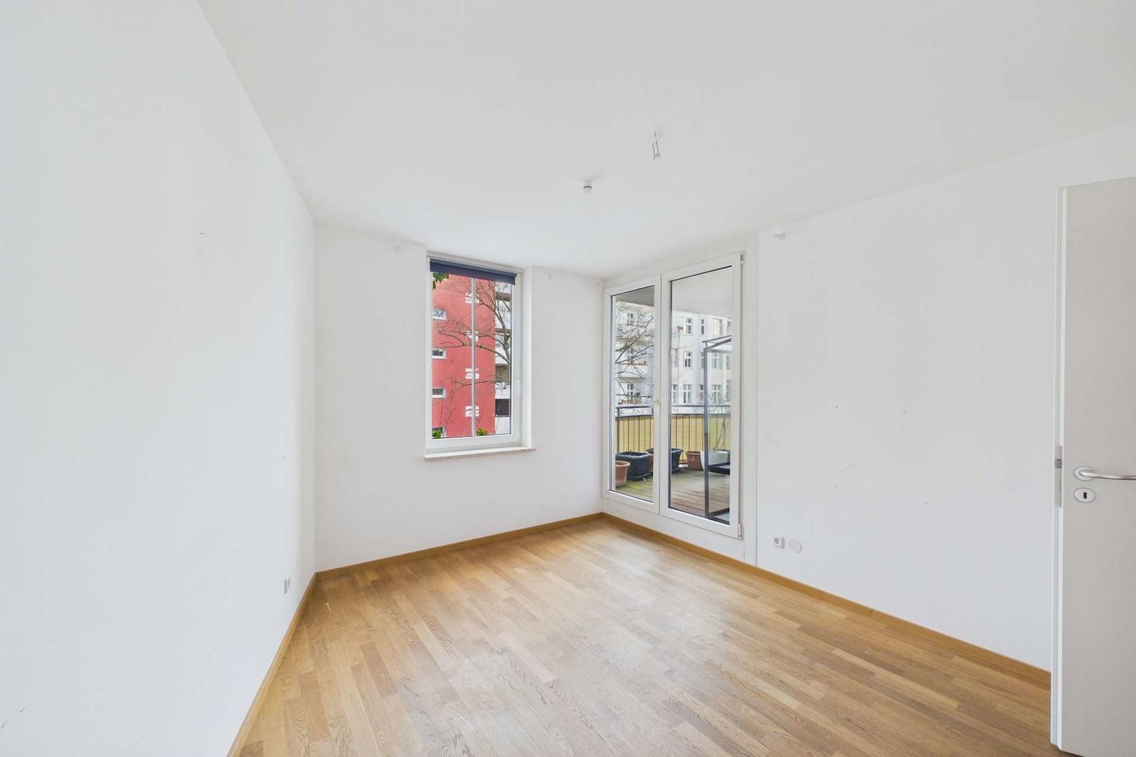 Kinderzimmer 2 mit Zugang zum Balkon