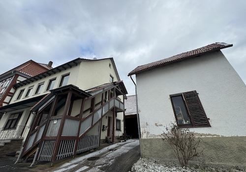 Haus inkl. Nebengebäude
