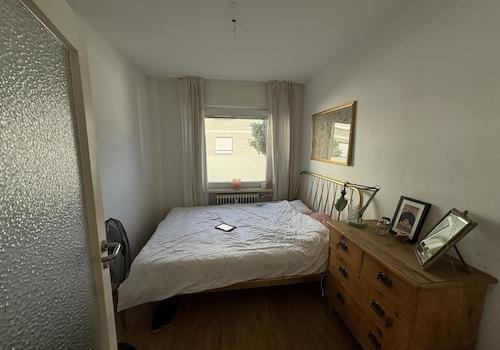 Arbeitszimmer (aktuell Schlafzimmer)