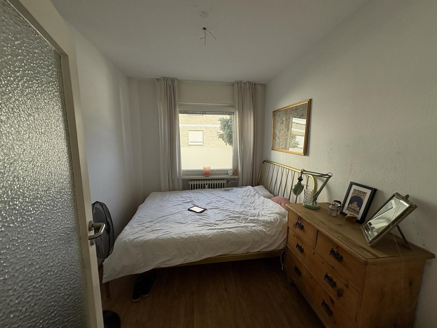 Arbeitszimmer (aktuell Schlafzimmer)