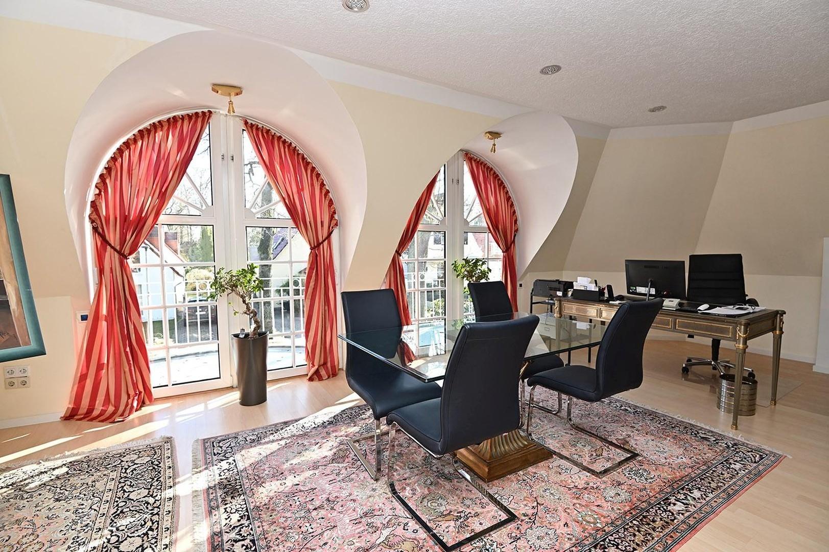 Arbeitszimmer