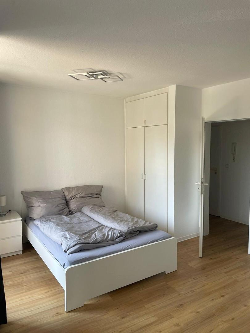 Schlafzimmer mit Einbauschrank