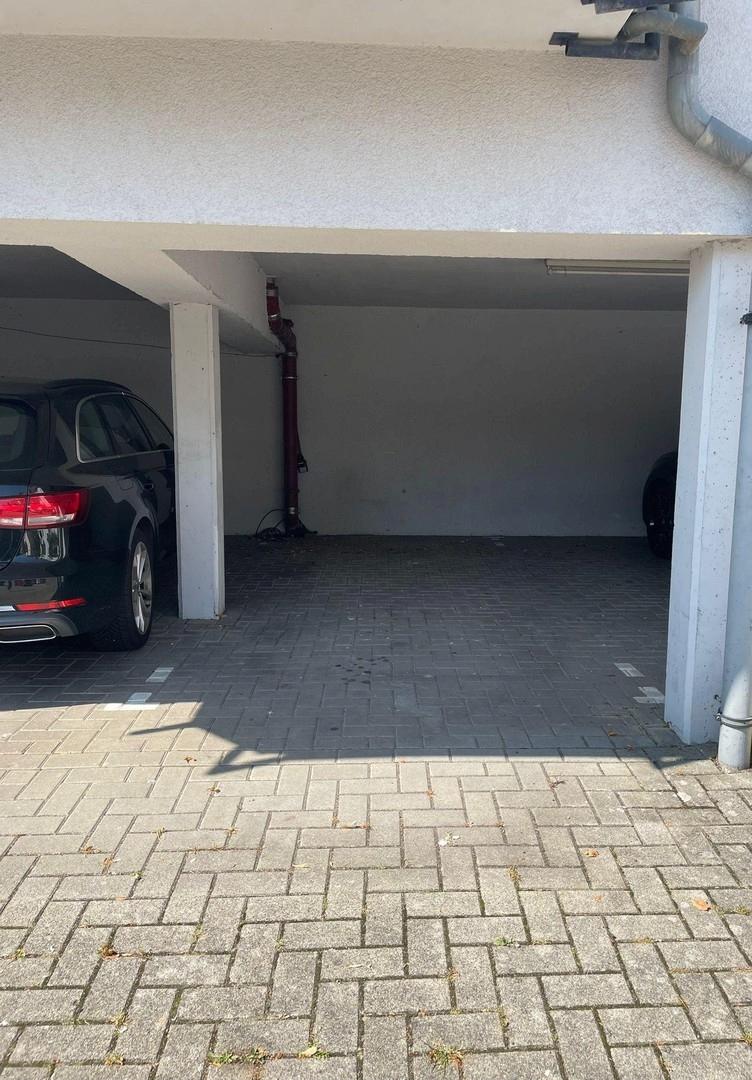 Überdachter PKW Stellplatz