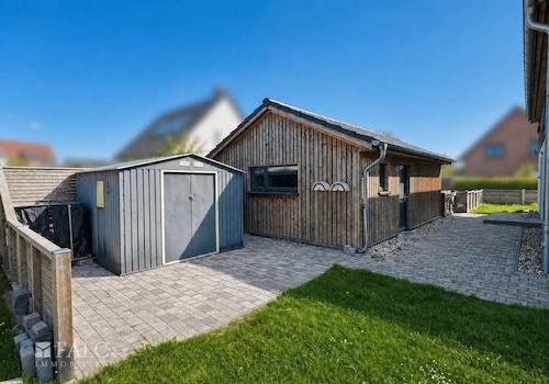 Garage mit Schuppen