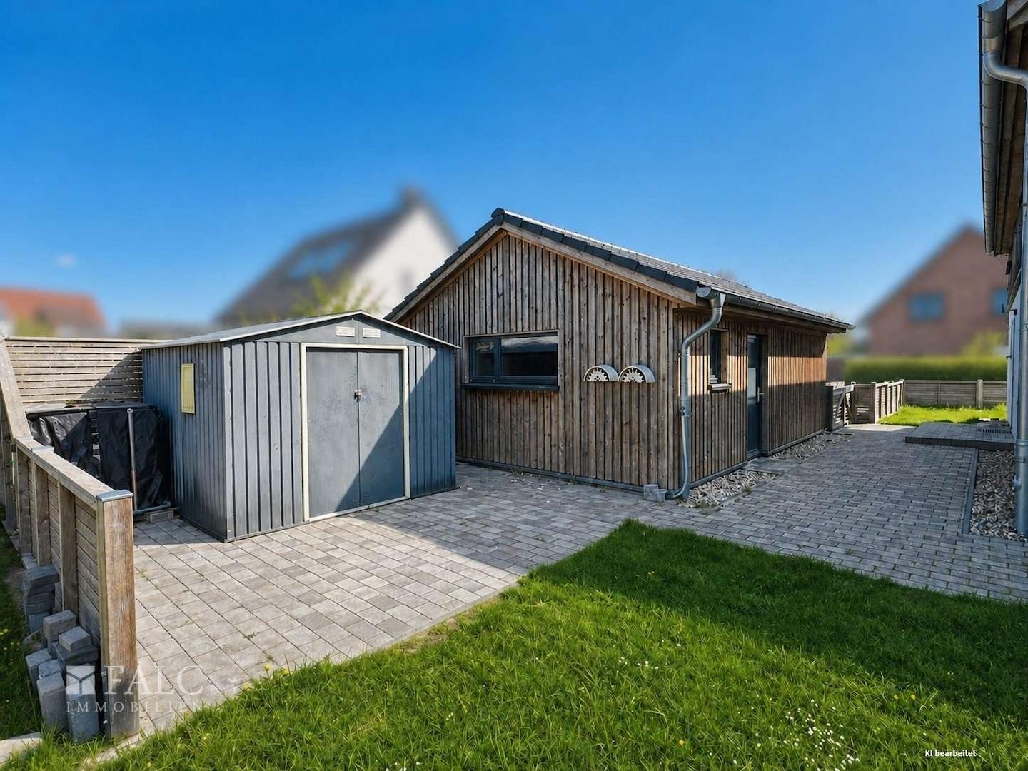 Garage mit Schuppen