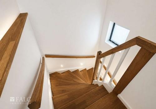 Treppe zum Obergeschoss