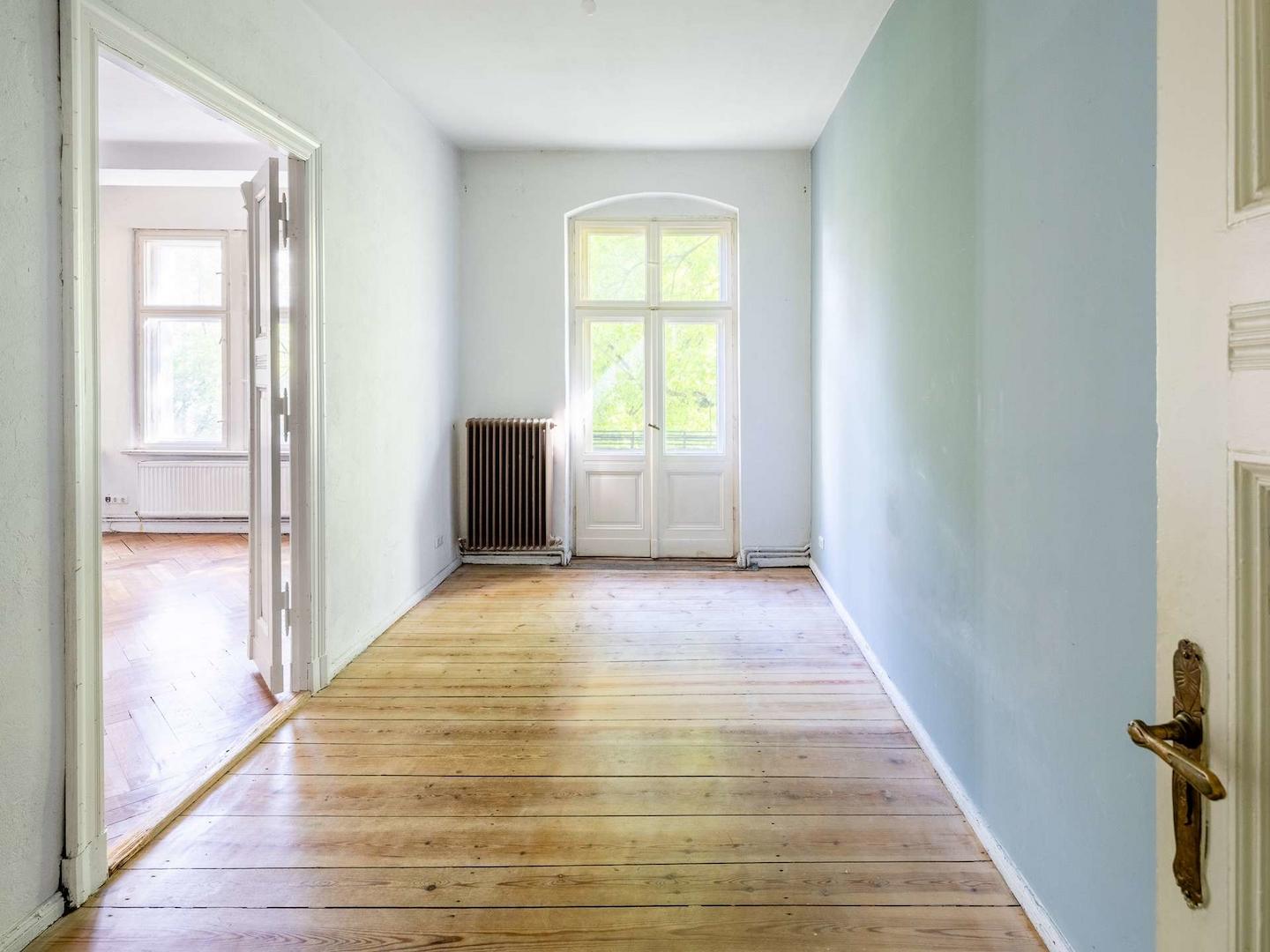 Zimmer mit Balkon