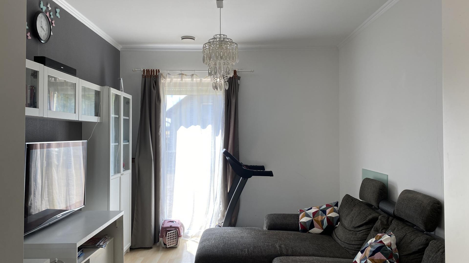 Zimmer Erdgeschoss (Fersehraum, Gästezimmer oder z.B. Büro)