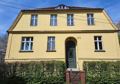 Blick auf Straßeneingang
