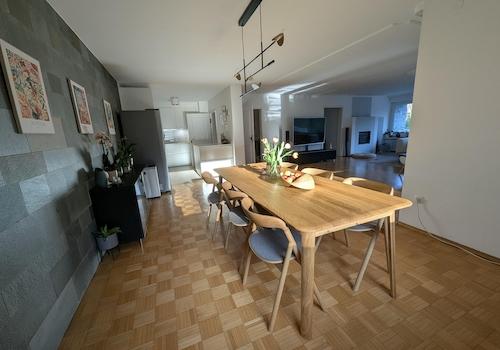 Essbereich und Wohnzimmer