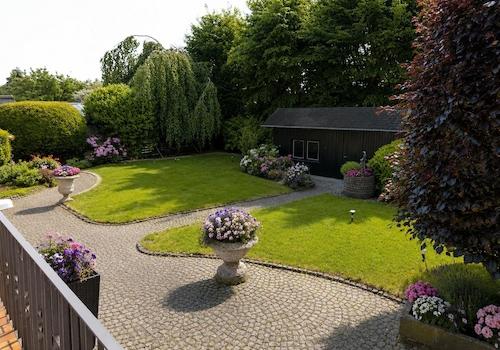 garten mit blumen 2