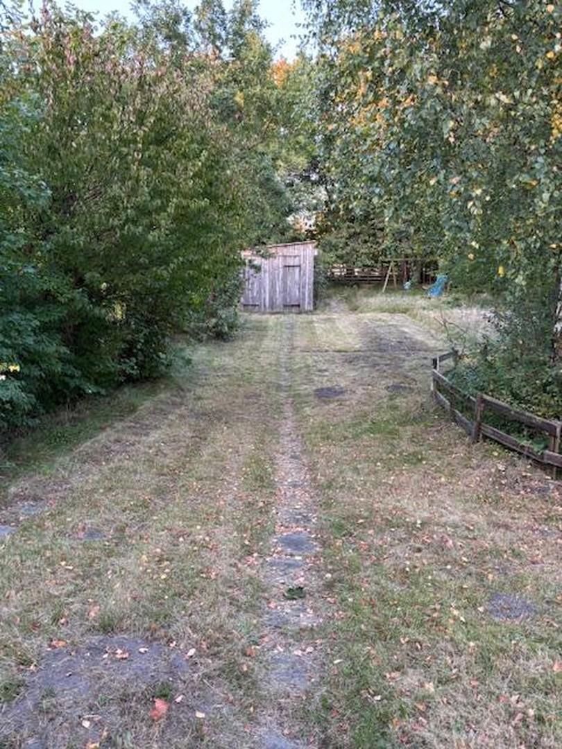 Garten hinter Teil mit Wohnwag