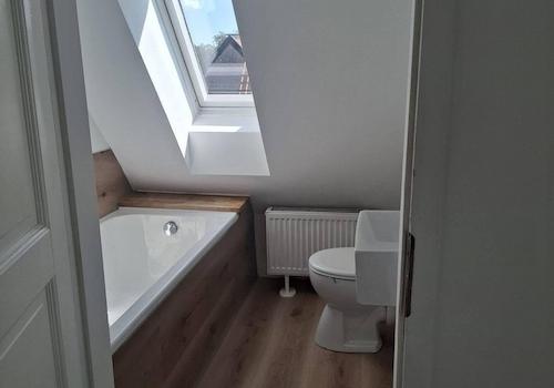 Bad im Dachgeschoss