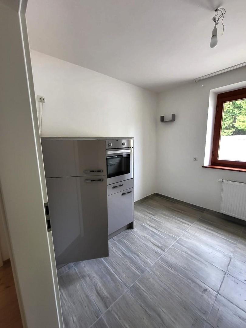 Kühlschrank mit Essecke